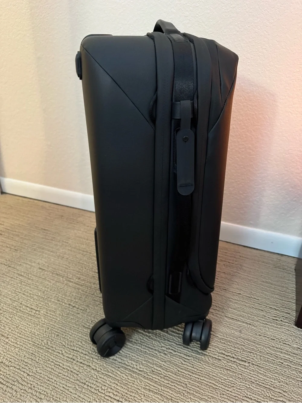 Peak Design Rollerpro Carry-On Suitcase 34L-39L Black NWT